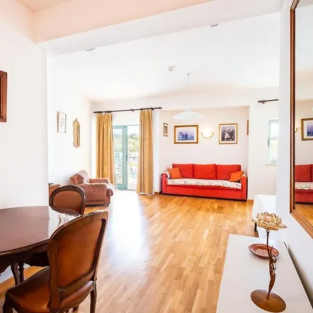 بيت للعطل Vista Marina